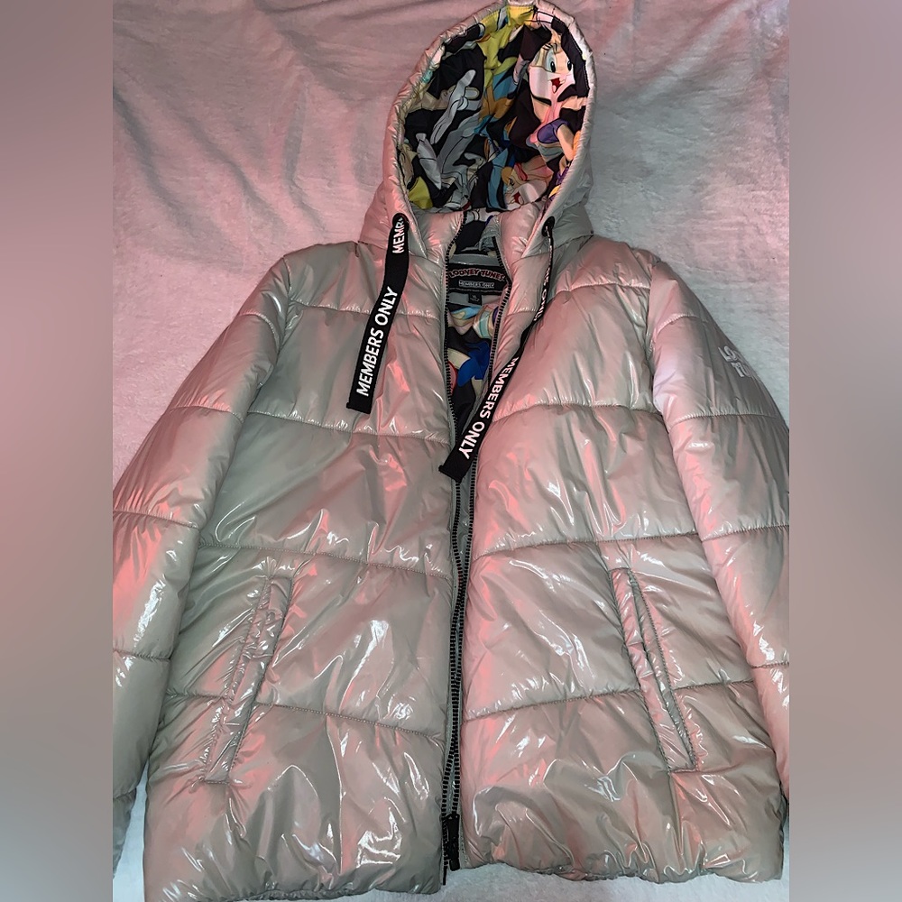 Members Only Women's Hi-Shine Puffer coat with Looney Tunes Mashup Print Lining